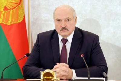 Лукашенко пообещал, что Белоруссия не упадет на колени