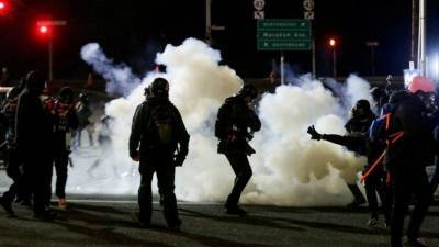 «Байден, проваливай!» — протестные акции разгораются в крупнейших штатах США