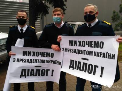 Моряки хотят перекрыть движение на трассе Одесса-Киев