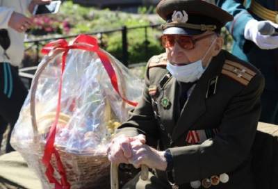 Ветерана из Сестрорецка поздравили со 105-м Днем рождения