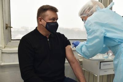 Любимов и Прилуцкий сделали прививку от коронавируса