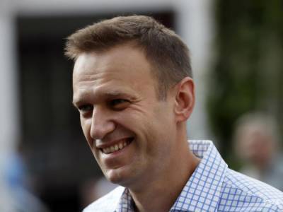 Навальный: Сейчас в одном бункере раздается особо громкий топот ножек и крики: "Найдите всех, кто это лайкает, и намажьте им трусы "Новичком"