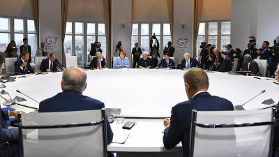Песков заявил об отсутствии у РФ приглашений на саммит G7 в Британии