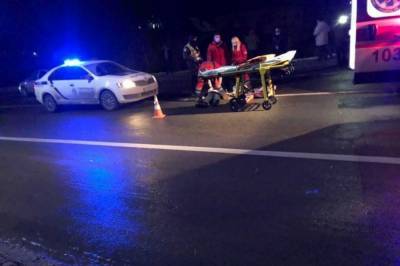 Во Львовской области Volkswagen сбил мужчину: медики не смогли спасти пешехода