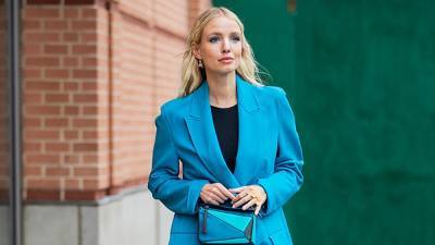 Как носить зимой все оттенки голубого: модные примеры от Леони Ханне