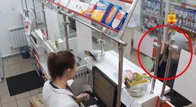 В Чебоксарах разыскивают девушку, которая ходила по магазинам с чужой картой
