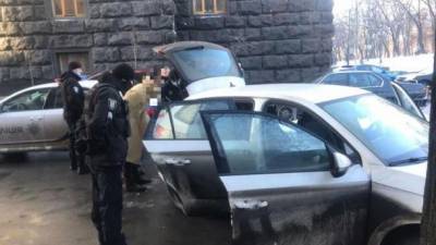 В Киеве в правительственном квартале задержали 48-летнего мужчину с оружием