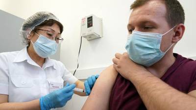 Эпидемиолог назвал срок появления антител после вакцинации от COVID-19