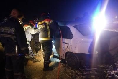 В столкновении двух легковушек у Михайловки погибли три человека