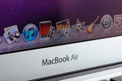 Bloomberg: Apple выпустит MacBook Air с магнитной зарядкой MagSafe