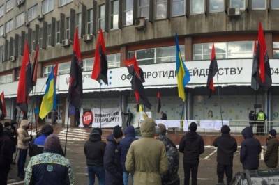Активисты заявили о планах "дожать" Минюст в вопросе захвата рынка "Столичный" людьми "Юры Енакиевского"