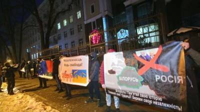 "Береги свою независимость": в Киеве провели акцию солидарности с белорусским народом