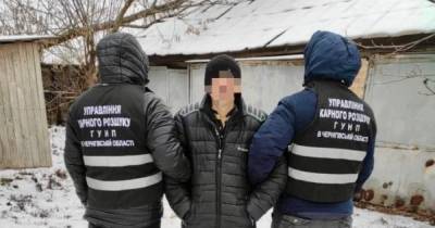 В Черниговской области мужчина убил "соперника" и сбросил тело в прорубь