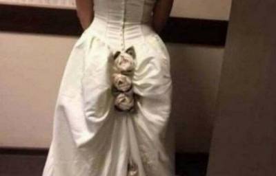 Они считали себя королевами: фото максимально нелепых свадебных нарядов, которые "прославились" в сети