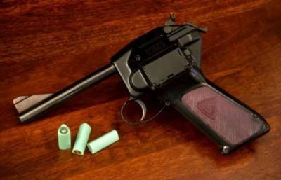 Гибрид пистолета и револьвера с треугольными пулями: почему его не пустили в производство
