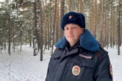 В Бурятии полицейского, спасшего супругов в мороз, наградили медалью