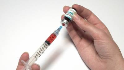 Американский регулятор разрешил совмещать разные вакцины от коронавируса