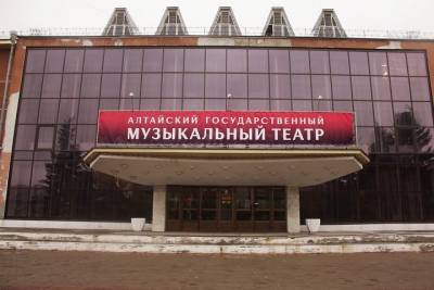 Инженер музтеатра разбился насмерть при падении с вышки в Барнауле