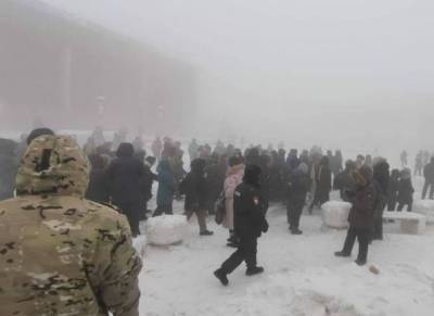 Жители Якутска вышли на протест в 50-градусный мороз