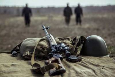 На Донбассе бойцов ООС обстреляли из гранатометов, работал вражеский снайпер