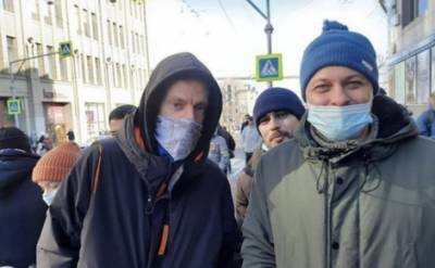 Жители Якутска вышли на акцию в поддержку Алексея Навального в 50-градусный мороз