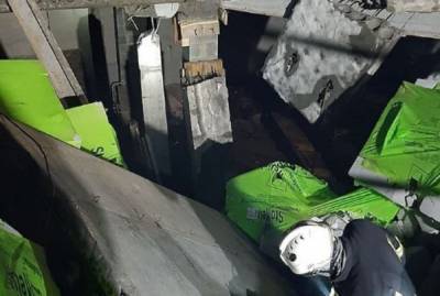 В Киеве обвалились строительные конструкции: под завалами оказались рабочие – фото
