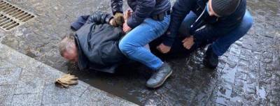 "Борьба с преступностью, месть или спектакль?": Что стоит за громким задержанием сотрудников СБУ в Киеве