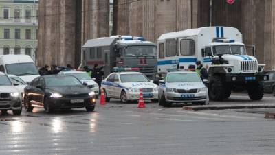 В Петербурге после полудня закрыли выход на станцию "Адмиралтейская"