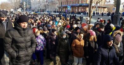 Митинги в России: люди массово выходят на улицы, начались задержания и избиения