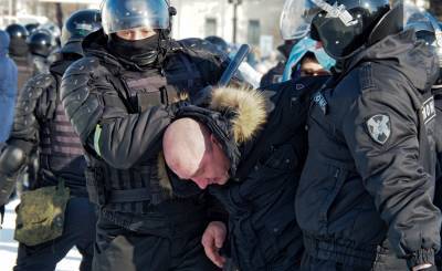 Стрельба и столкновения с полицией: сторонники Навального массово вышли на протесты (ОНЛАЙН-ТРАНСЛЯЦИЯ)