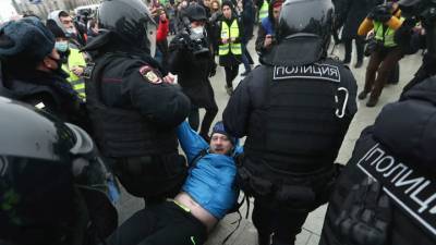 Незаконные акции: задержания в Москве и предупреждение от МВД