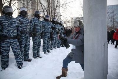 В Екатеринбурге на акции в поддержку Навального начались задержания