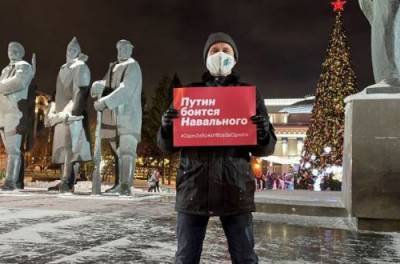 Против Путина. За Навального? По России катится волна убегающих от силовиков митингов. ВИДЕО