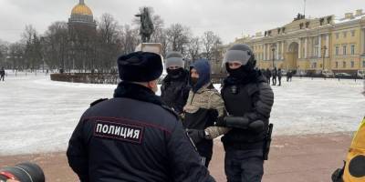 В России задержали уже более 300 участников акций в поддержку Навального