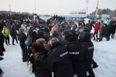 В Челябинске начались массовые задержания протестующих