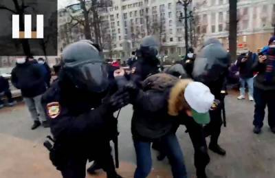 Протесты в РФ: В Москве начались первые задержания, видео