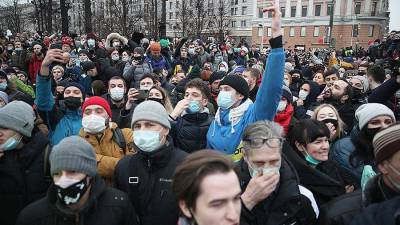 Около 4 тыс. человек собрались на несанкционированной акции в центре Москвы
