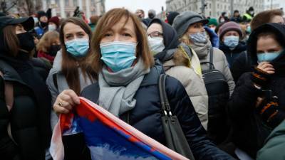 В центре Москвы активисты заблокировали метро и вышли на дорогу