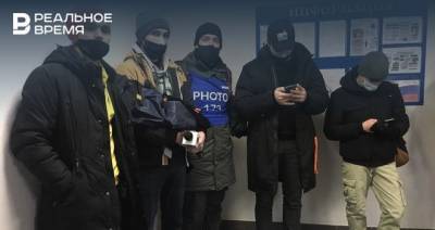 В Казани отпустили часть задержанных журналистов — остальные в участках