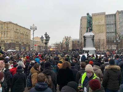 В Москве на акцию в поддержку Навального пришло порядка 7 тысяч человек