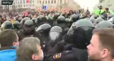 Что происходит на несанкционированной акции в Москве – видео