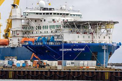 Marine Traffic - Способное достроить «Северный поток-2» судно прибыло в немецкий порт - lenta.ru - Калининград - Висмар