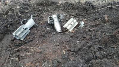 Украинские военные сбросили бомбу с помощью беспилотника на поселок в ДНР