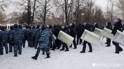 Екатеринбургская акция в поддержку Навального завершилась задержаниями участников (ФОТО)