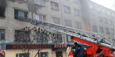 В Павлограде загорелось общежитие. В результате пожара пострадали три человека