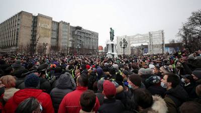 В центре Москвы проходит несогласованный митинг