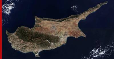 Россиянам объяснили, кто может уехать в отпуск на Кипр