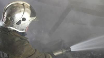 Крупный пожар потушили в магазине запчастей на Ставрополье
