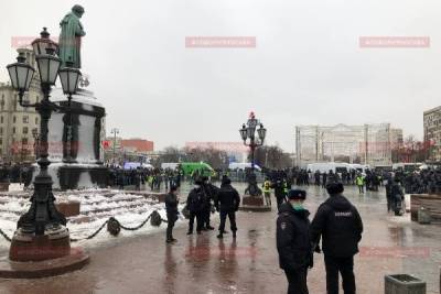 Полицейские зачистили Пушкинскую площадь Москвы