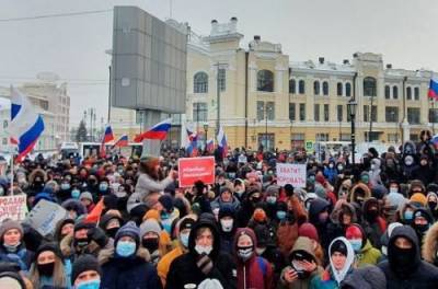 "Ледовое побоище": протестующие в России отбивались от ОМОНа снежками. ВИДЕО